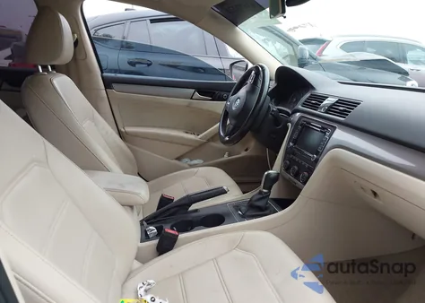 2015 Volkswagen Passat 1.8T Limited Edition from USA, damaged, VIN 1VWAT7A35FC100256